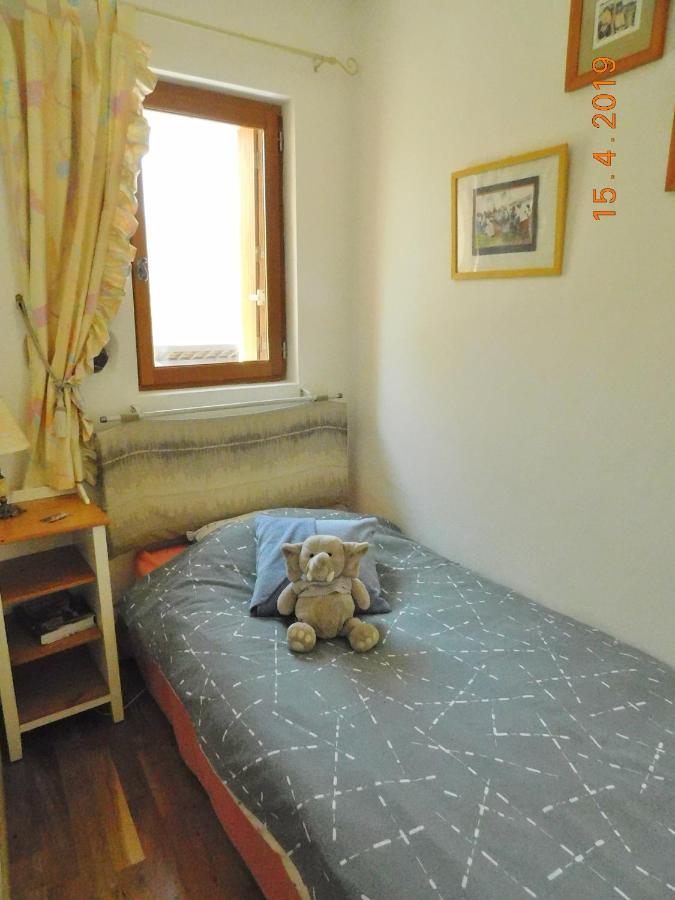 Chez Nous. B & B Bassy Bagian luar foto