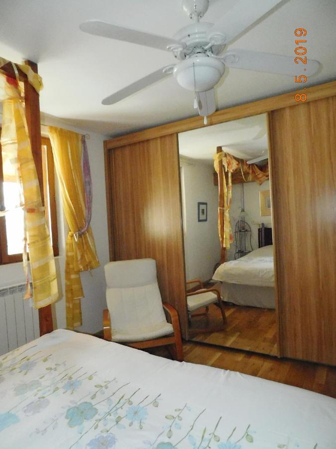 Chez Nous. B & B Bassy Bagian luar foto