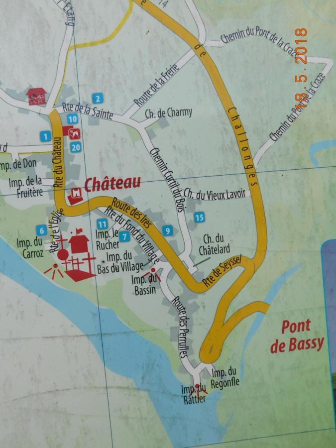 Chez Nous. B & B Bassy Bagian luar foto