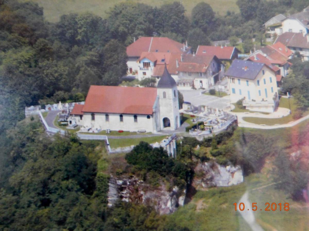 Chez Nous. B & B Bassy Bagian luar foto